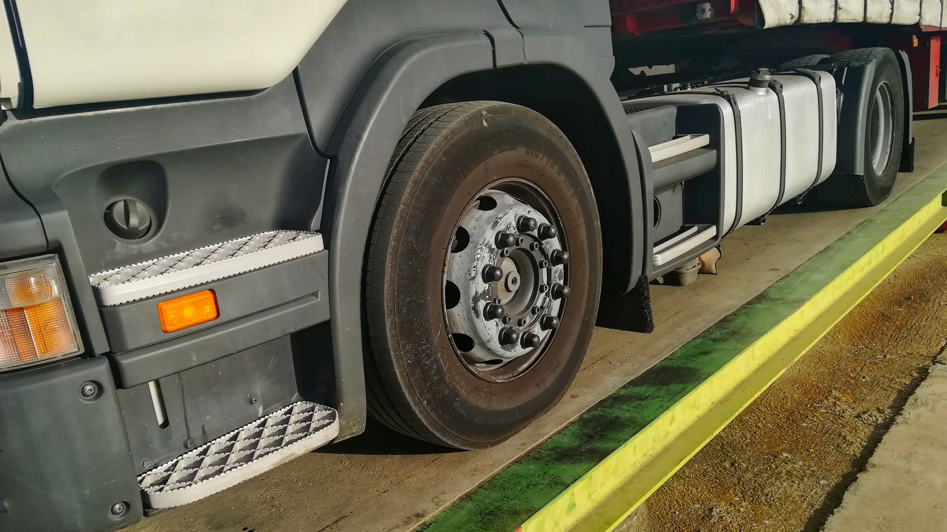 Dreamstime Xxl 102705050 Truck Weight Fcobosp 611acb6b21022