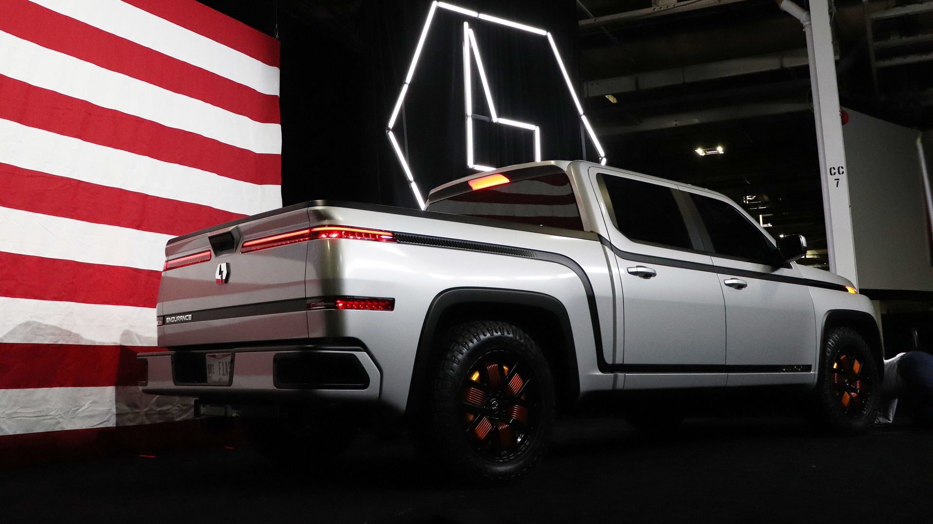 Lordstown Endurance Rear Hitch 61279d1a5443b