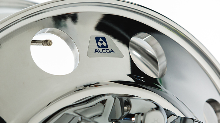 Alcoa Wheels Up Close 61410e69a04a6