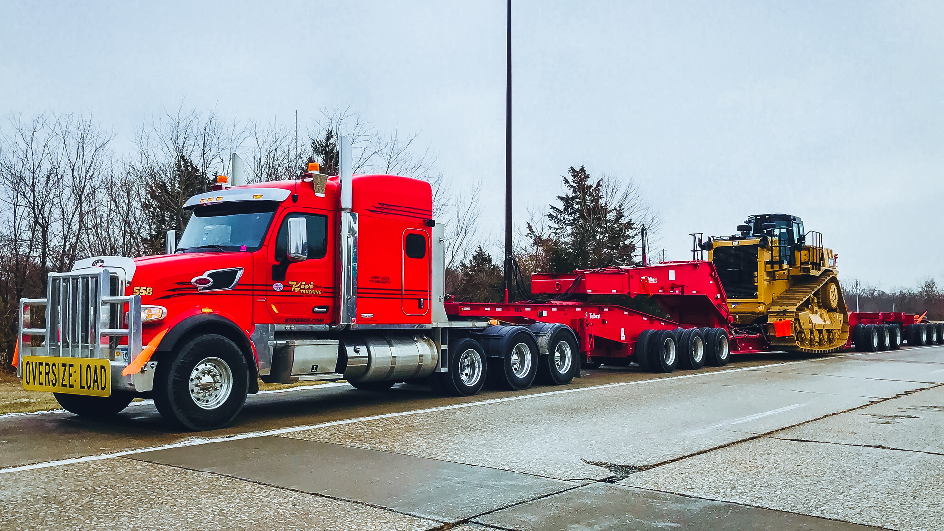Kivi Bros transports a wide range of industrial, construction, pipeline, and railroad equipment to and from job sites and dealers.