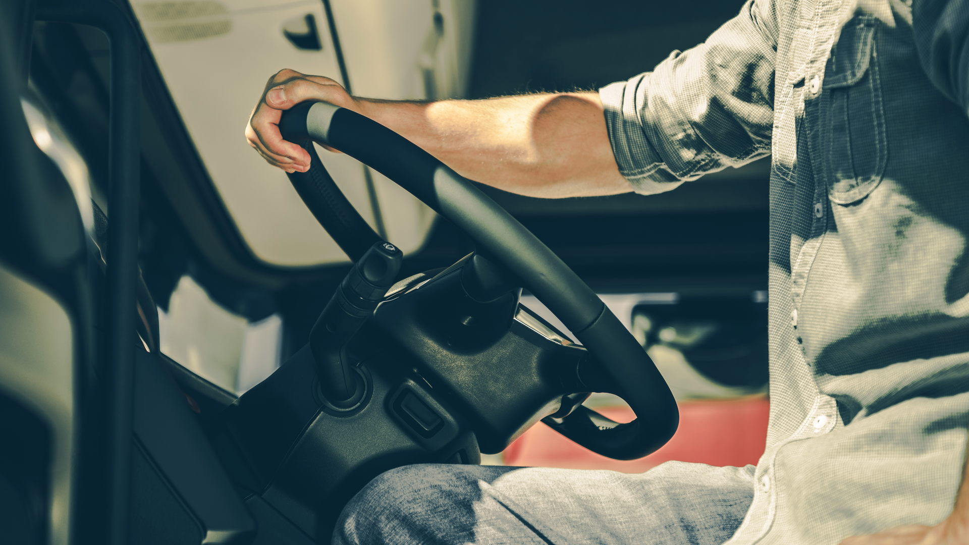 Semi Truck Driver 137977118 Welcomia Dreamstime 613fa17c572ad