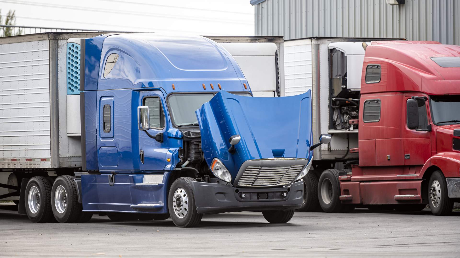 Semi Truck Maintenance 162457904 Vitpho Dreamstime 613f9c82590e4