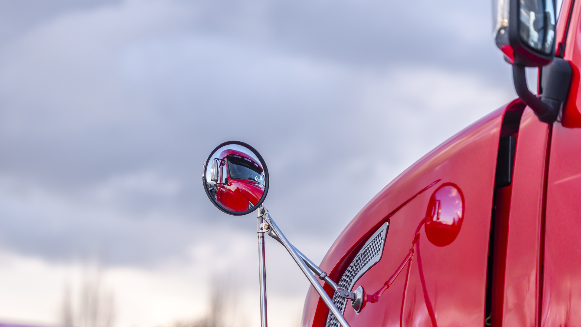 Semi Truck Side Mirror Vitpho Dreamstime 6130dd1cd3f41
