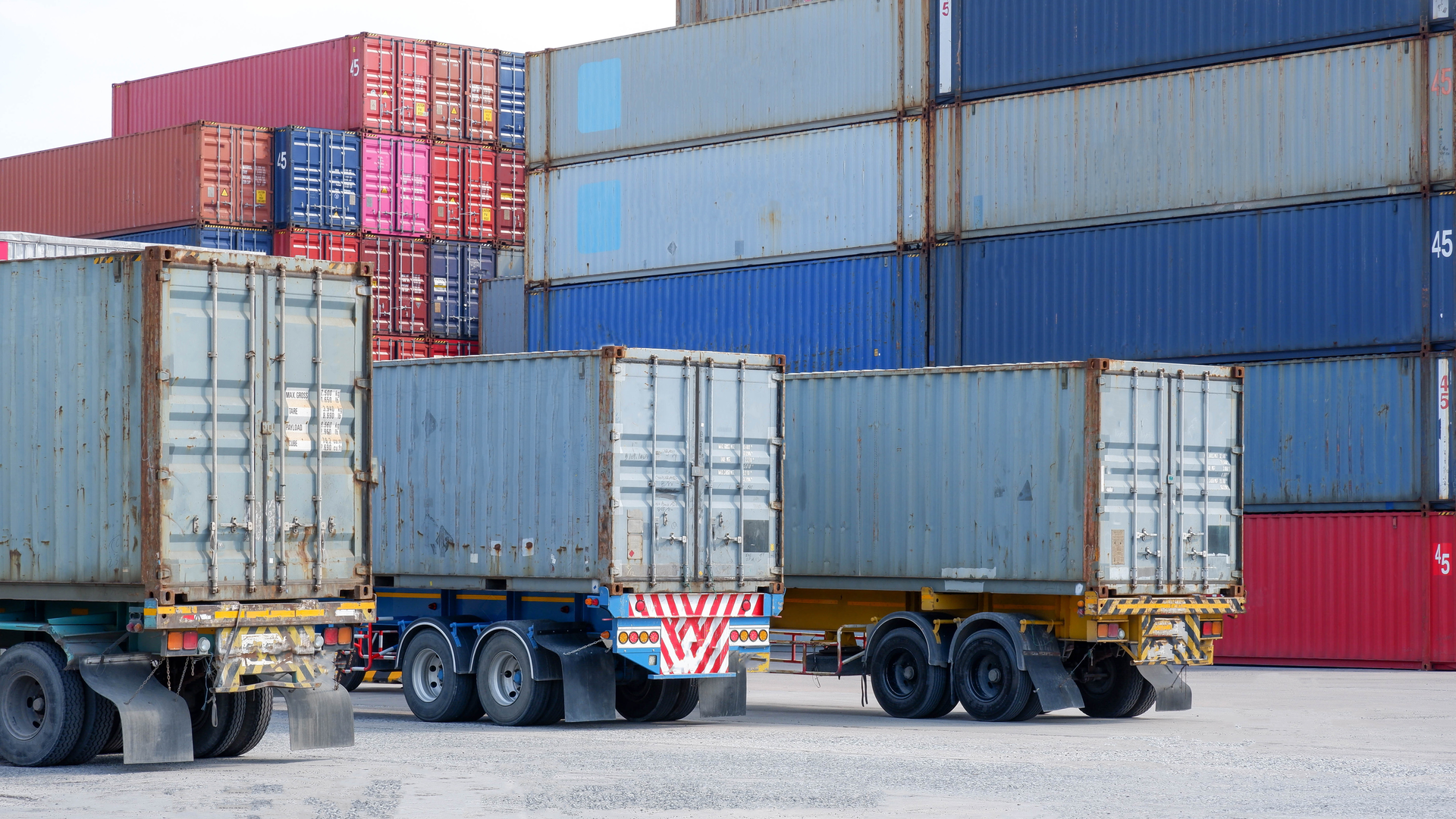 Semi Truck Cargo Freight 181232752 Eagnarin Wanvong Dreamstime 616978d15c89a