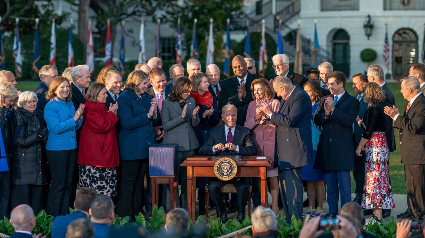 Biden Infrastructure Bill Signing 1400x780 6193990ca13a8