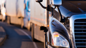 Semi Truck 40306398 Vitpho Dreamstime