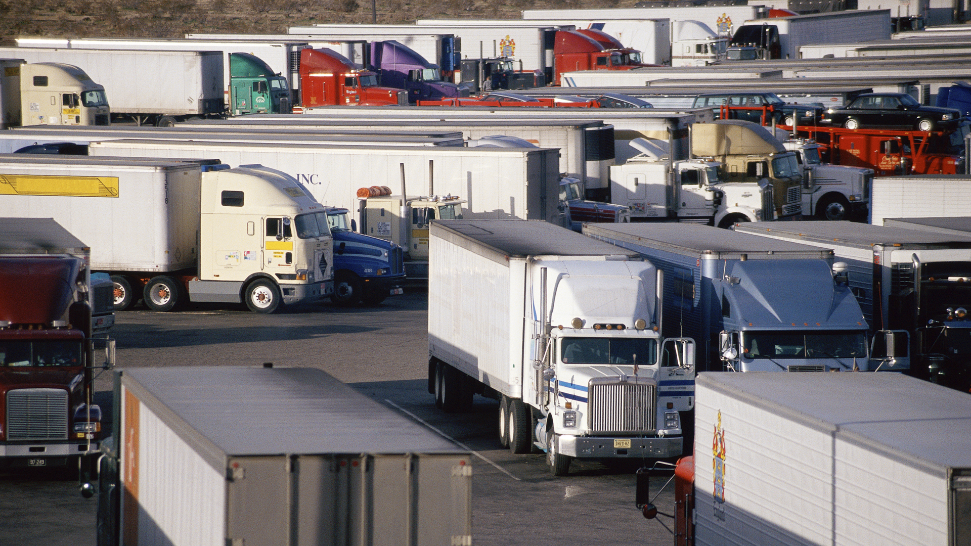 Truck Stop Parking 23147685 Joe Sohm Dreamstime 619cf74d0efc2