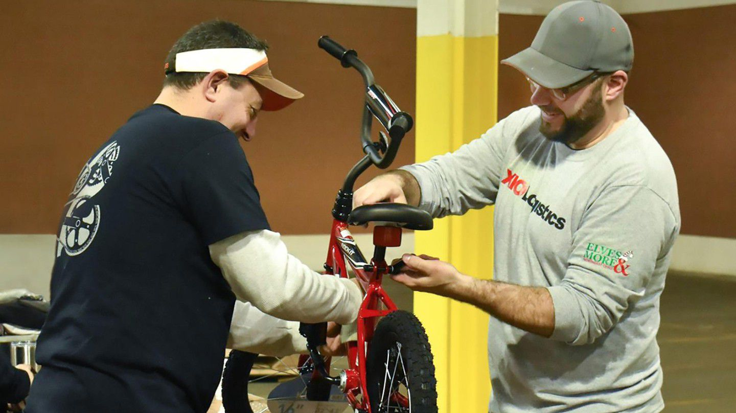 Xpo Logistics Elves And More 61c259d906994