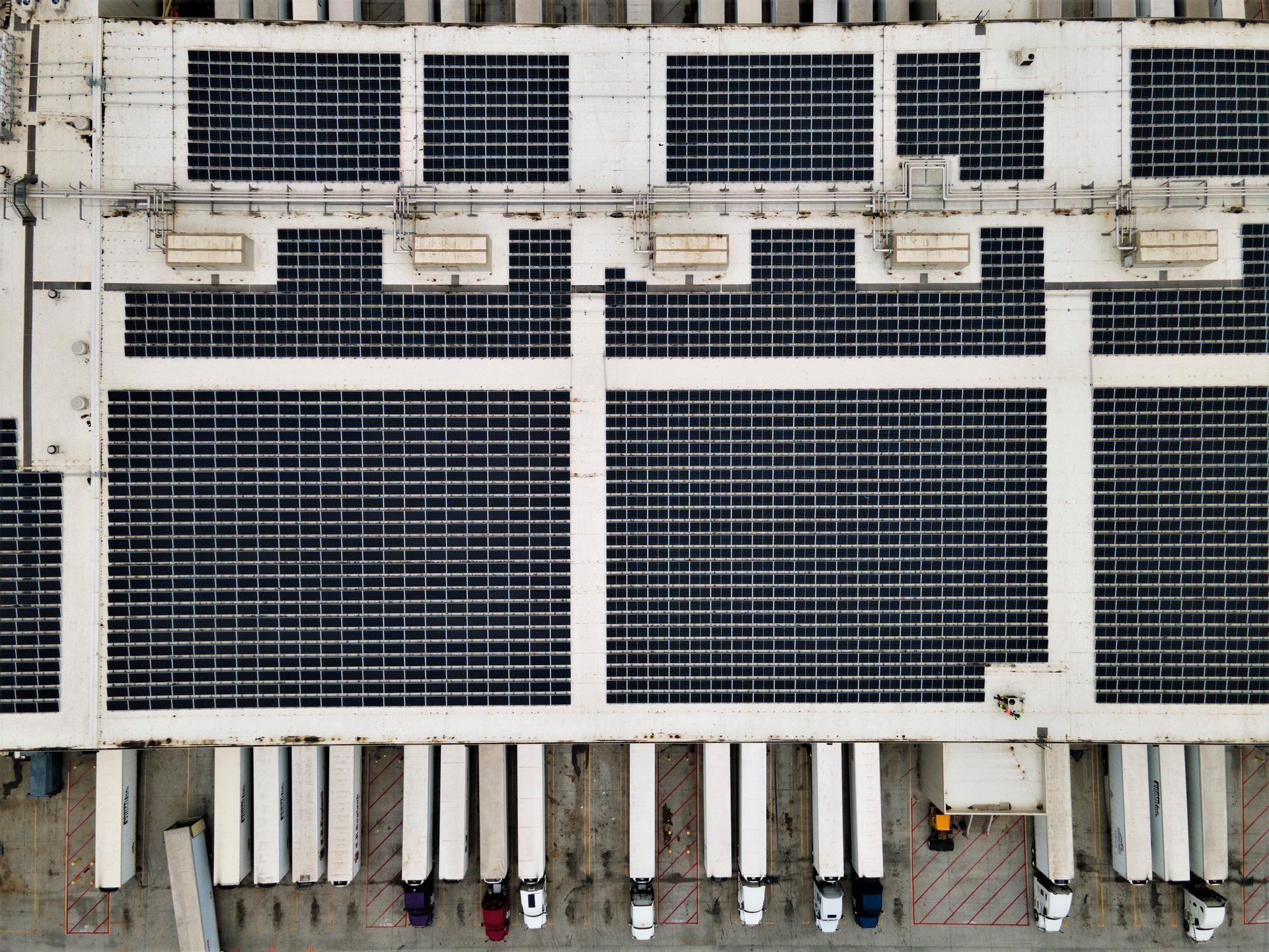 Lineage Logistics Colton 00237 61aa35f956a5b