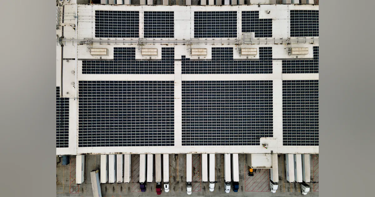 Lineage completes first self-sustaining cold-storage facility | FleetOwner