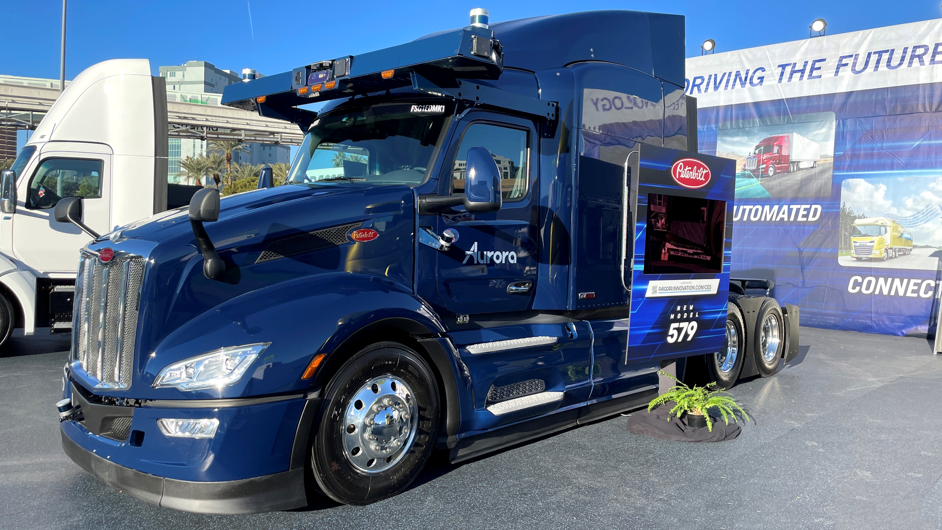 Peterbilt New Model 579 With Aurora Autonomous System 61dd91664bdaf