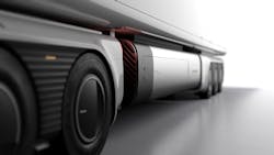 The Einride Trailer features the Einride 320 kWh battery, which offers 650 km (403 miles) in range on a full charge. The Einride Trailer features the Einride 320 kWh battery, which offers 650 km (403 miles) in range on a full charge.