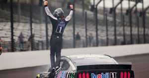 Stewart Hass Racing Mobil Delvac