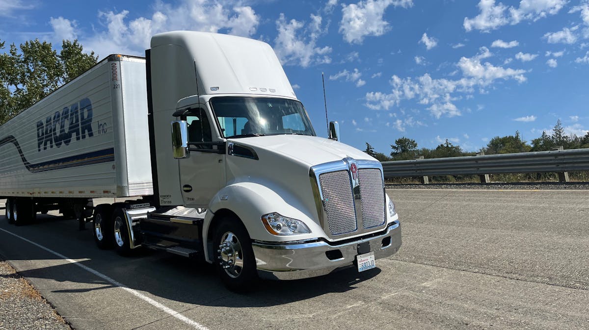 The T680E is a battery-electric Class 8 with a 150-mile range. Rated at 536 horsepower with 1,623 lb.-ft. of torque, it uses a 396 kWh battery pack and has an 82,000-lb. gross vehicle weight rating (GVWR).