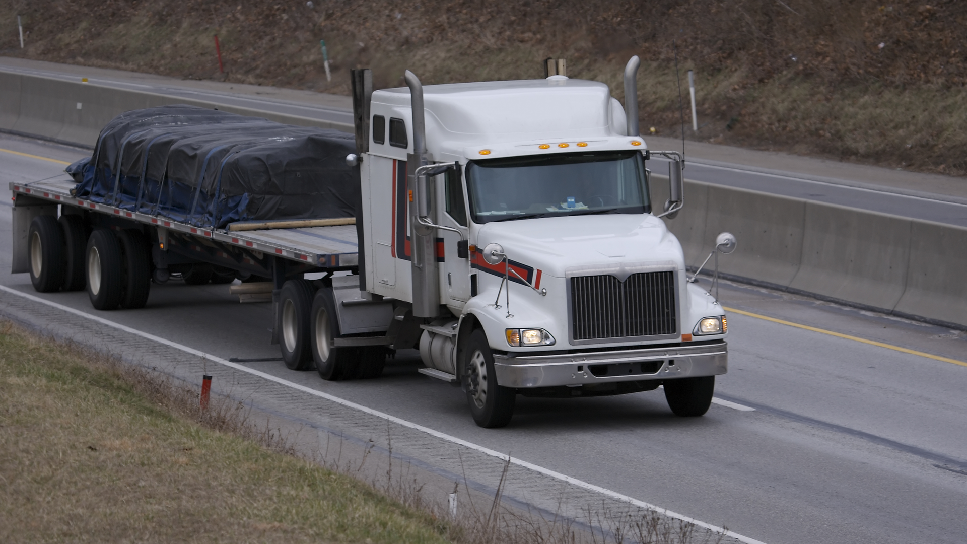 Dreamstime Robert Pernell 694277 Flatbed 63405faa73e17