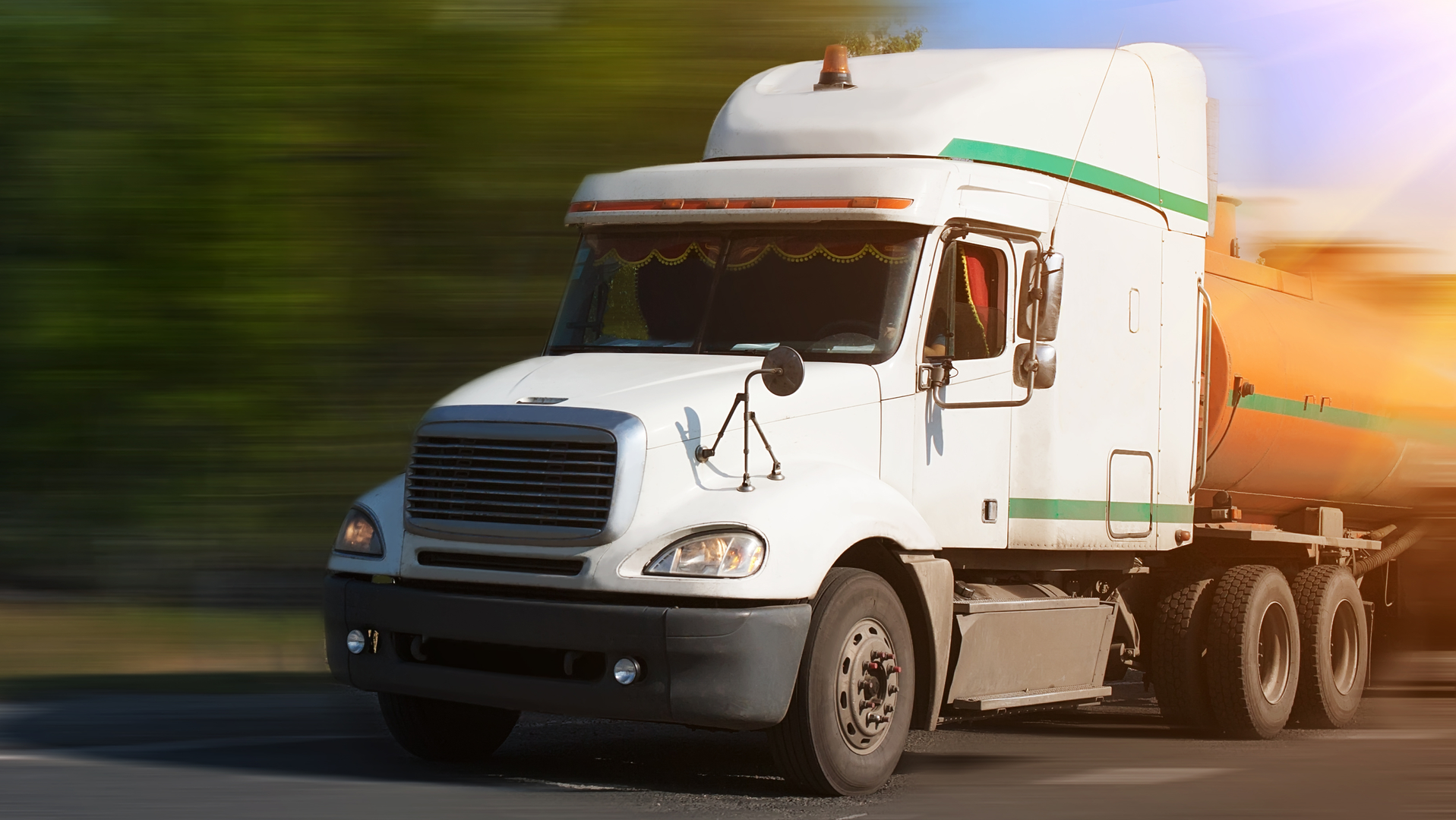 10 trucking tips to save fuel and increase efficiency for the holiday