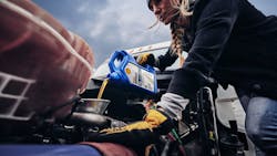 Shell Rotella T6 10 W 30 Pour Photo 63642229b89bd Shell Rotella T6 10 W 30 Pour Photo 63642229b89bd