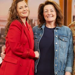 Trucker Carol Nixon (right) appeared on the talk show of actress Drew Barrymore (left) to explain how her kidney donation likely saved the life of a fellow driver&apos;s husband.