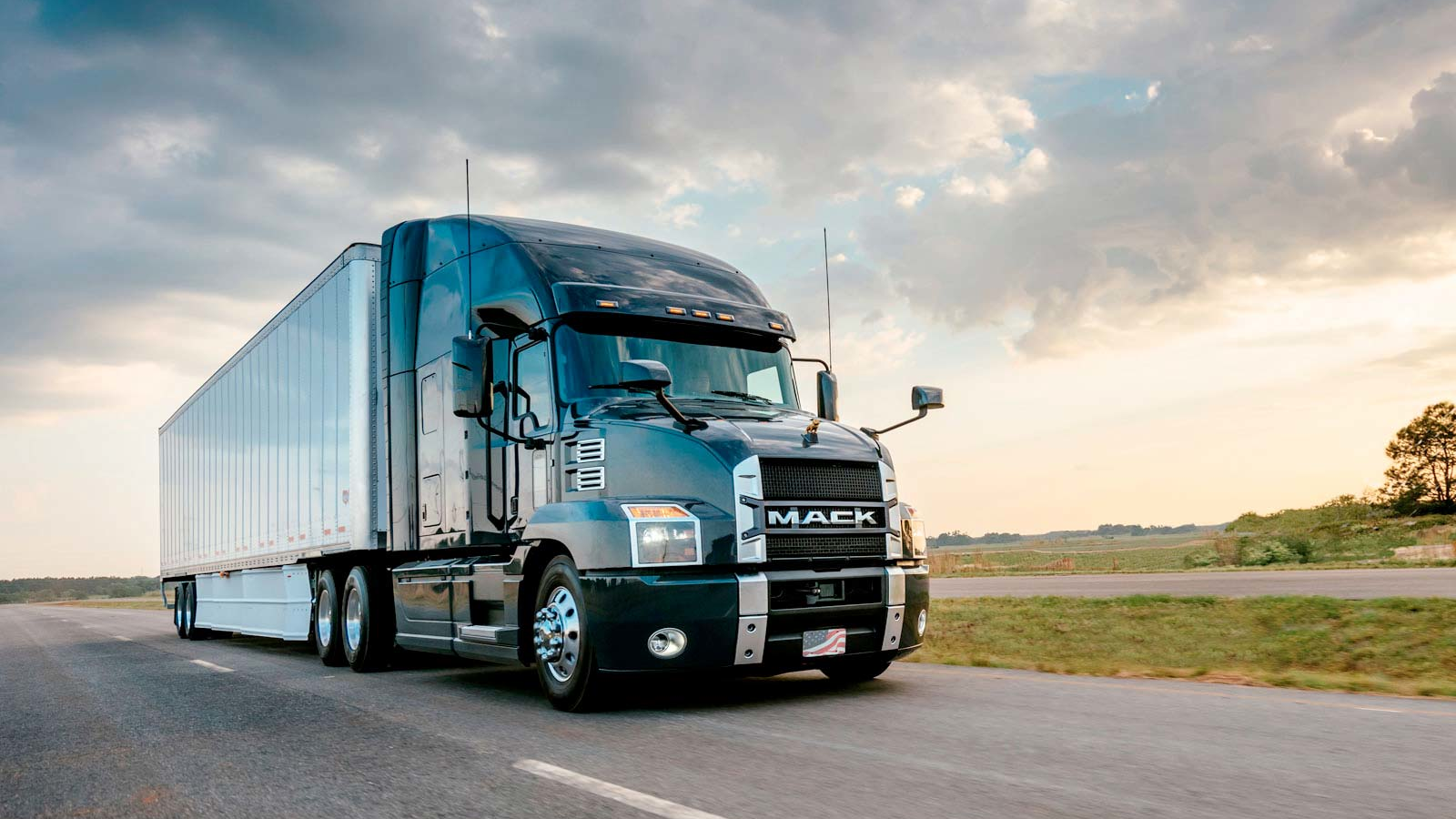 Mack Anthem 61f0768b18c15 641d90d29a07d