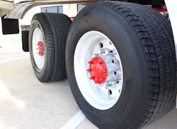 Groendyke Transport specs Yokohama&apos;s 902L ultra wide-base tires in the drive position on new Kenworth tractors.