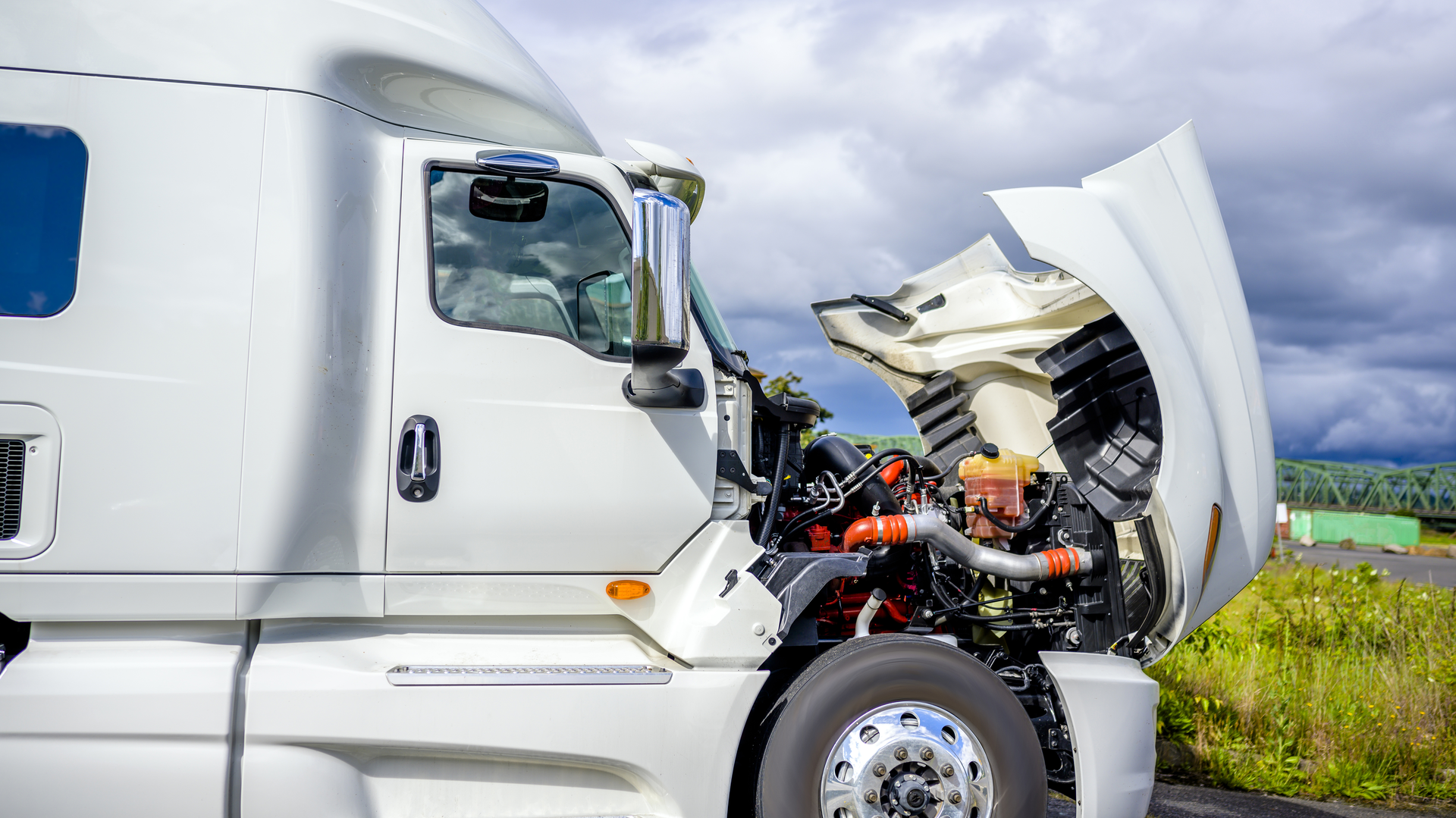 Truck Roadside Repair Dreamstime Vitpho 188130571 642ae4df92651