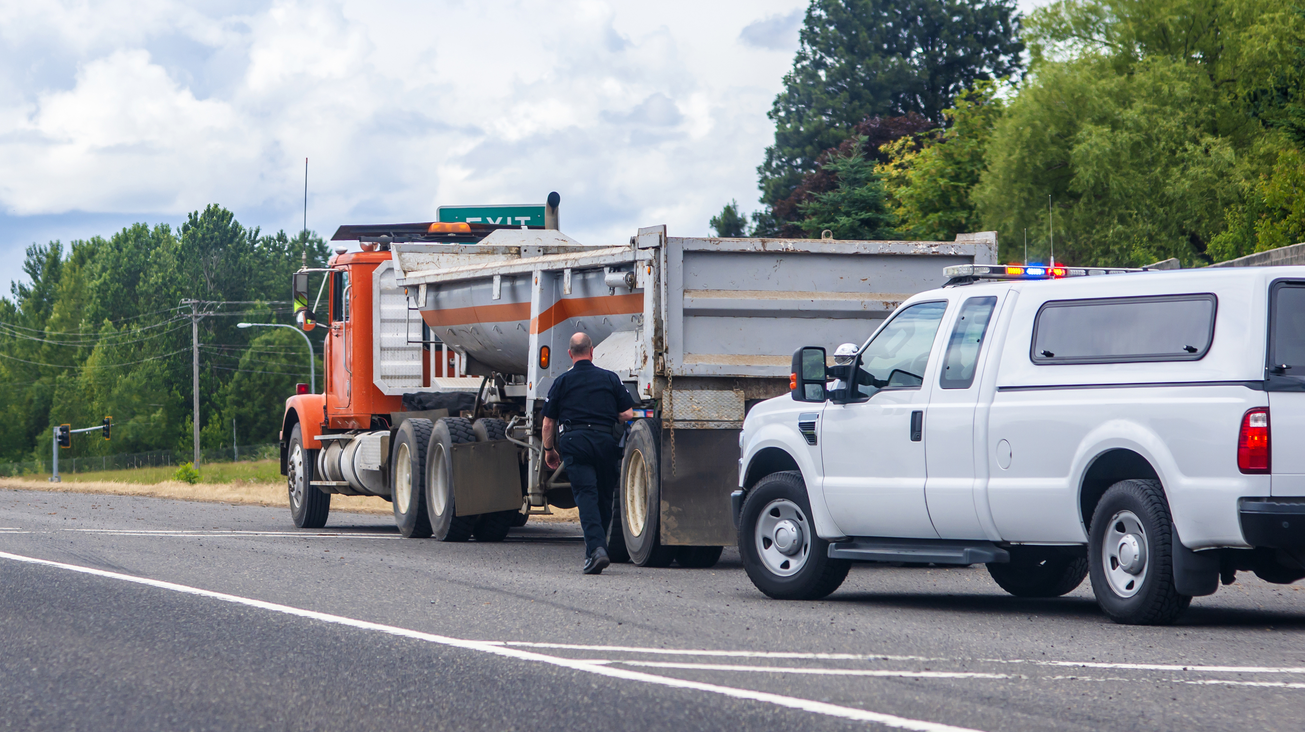 146251780 Vitpho Dreamstime Truck Inspection Police 645a3e77d9190 645c02bb35de7