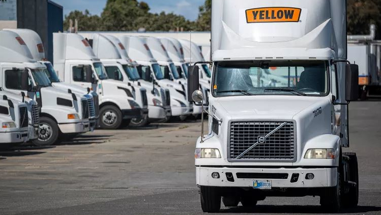 Getty Images Yellow Yard 64d14d3341700