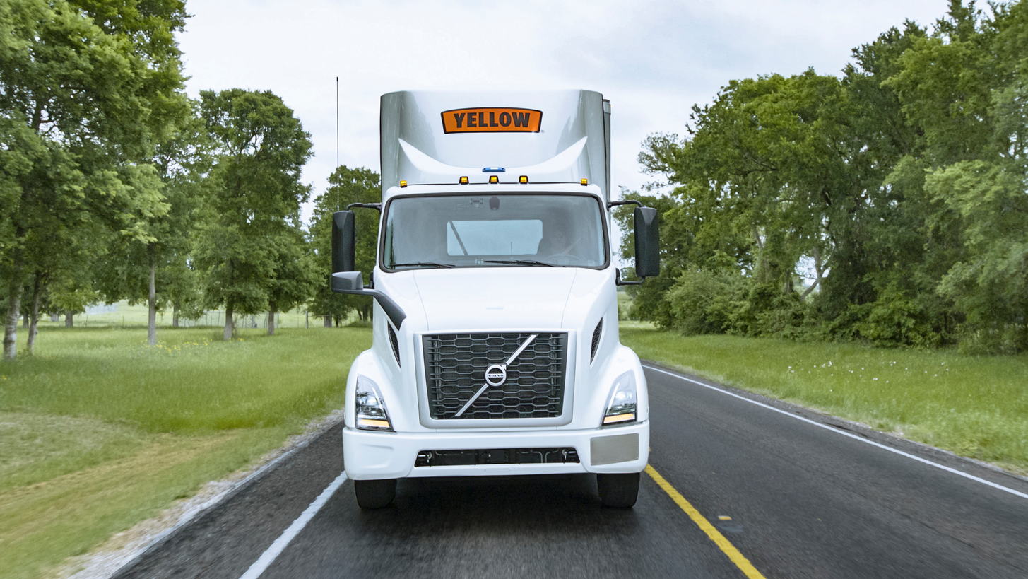 Download Truck Headon 64c94f88d699f