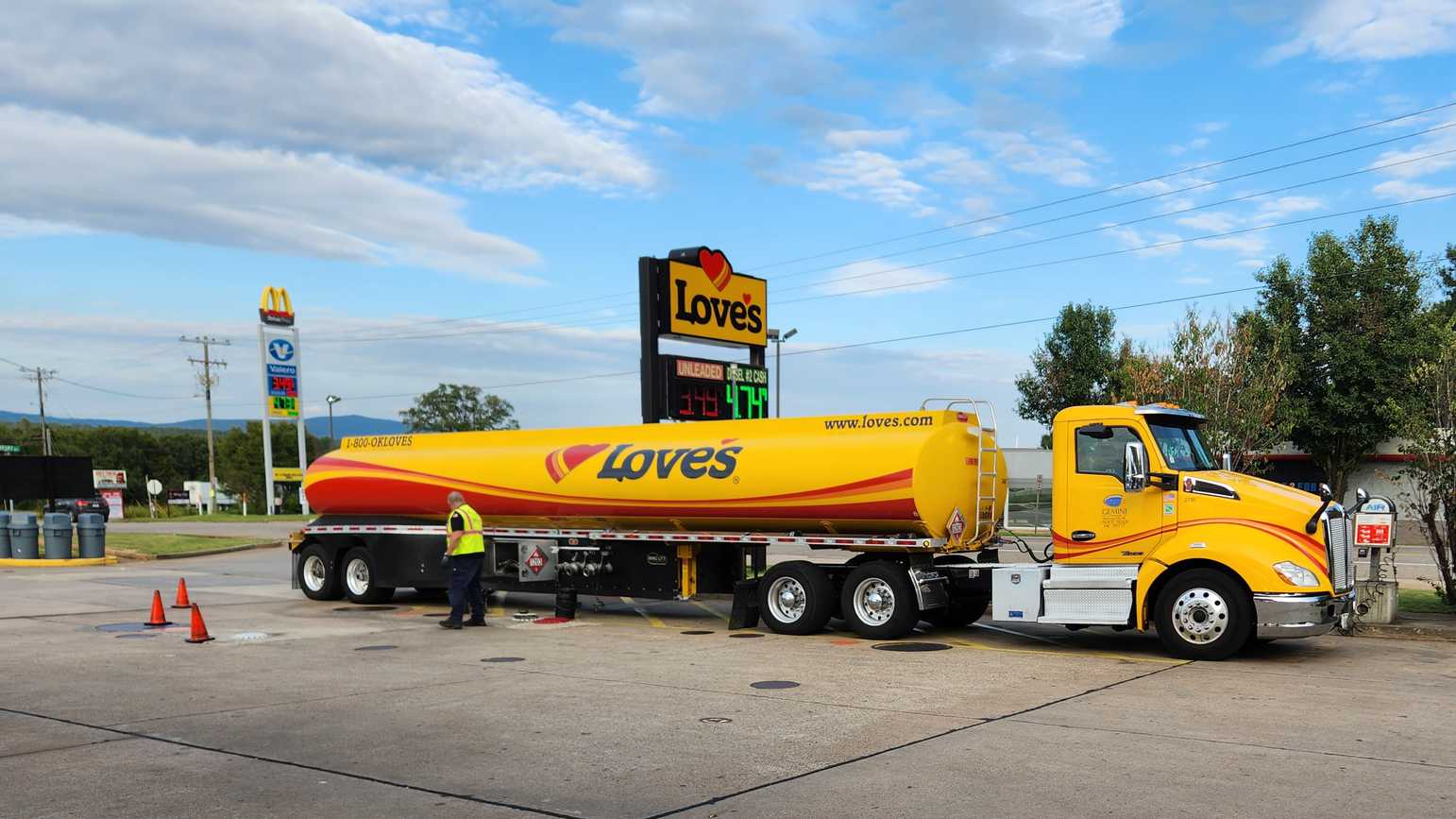 1000006514 651d67eae3249