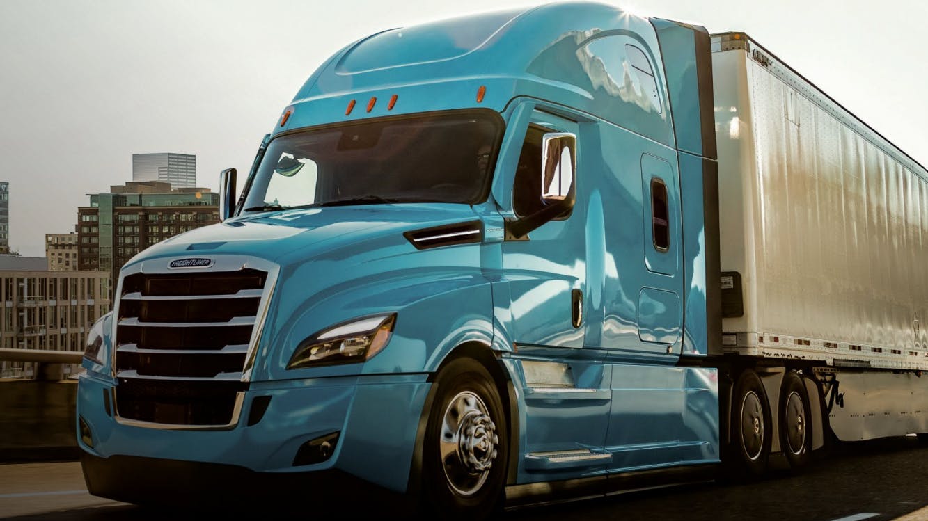 65e21122f403a9001edb7d6b Dtg Freightliner 4