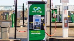 The North American Council for Freight Efficiency released a report on natural gas and its potential role in decarbonizing the trucking industry. The report shared key factors that fleets should consider when exploring the viability the alternative fuel in their fleet. The North American Council for Freight Efficiency released a report on natural gas and its potential role in decarbonizing the trucking industry. The report shared key factors that fleets should consider when exploring the viability the alternative fuel in their fleet.