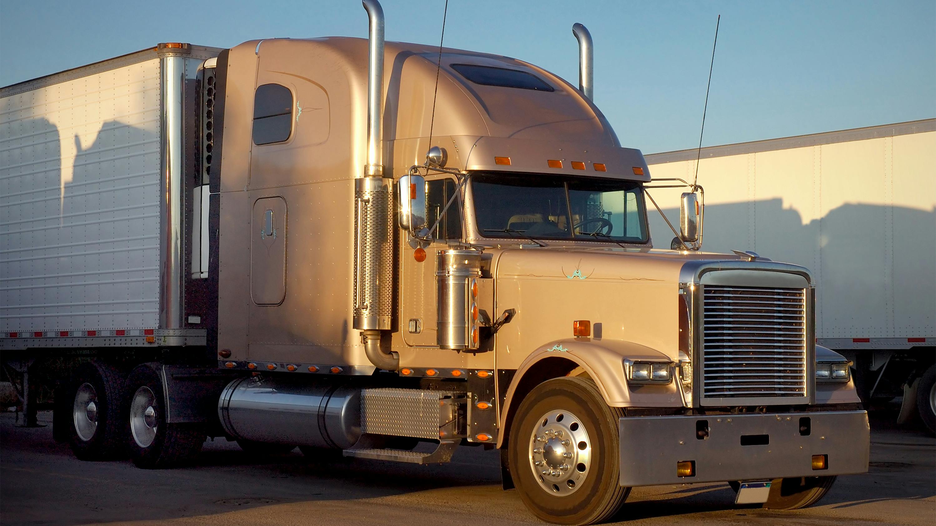 Truckload Carriers Association expands scholarship program to include two-year college students