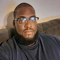 Reynolds works for Hogan Transports out of Maryland Heights, Missouri. Reynolds works for Hogan Transports out of Maryland Heights, Missouri.