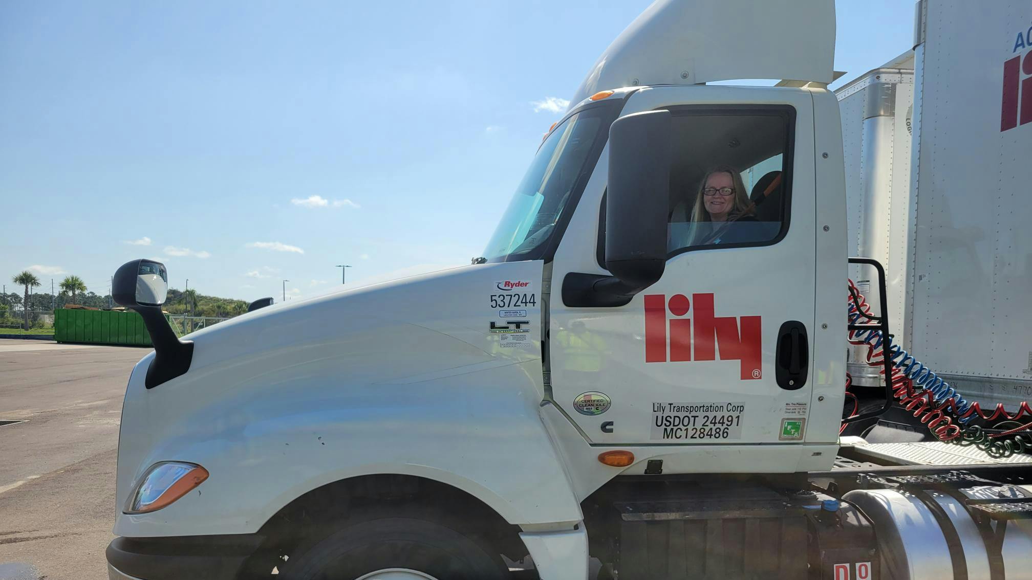 667add96329525e8488d6f09 Tammie Dean In Truck