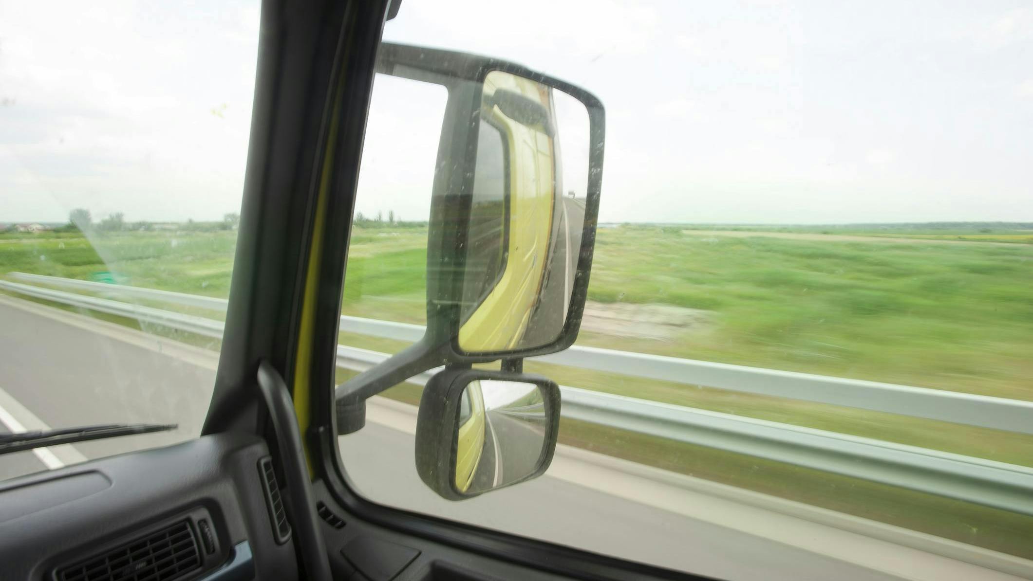 Results from Findit Parts&rsquo; survey reveal that less than 5% (4.64%) of American adults can accurately identify all the blind spots on a tractor-trailer&mdash;that&rsquo;s fewer than 1 in every 20 American adults.