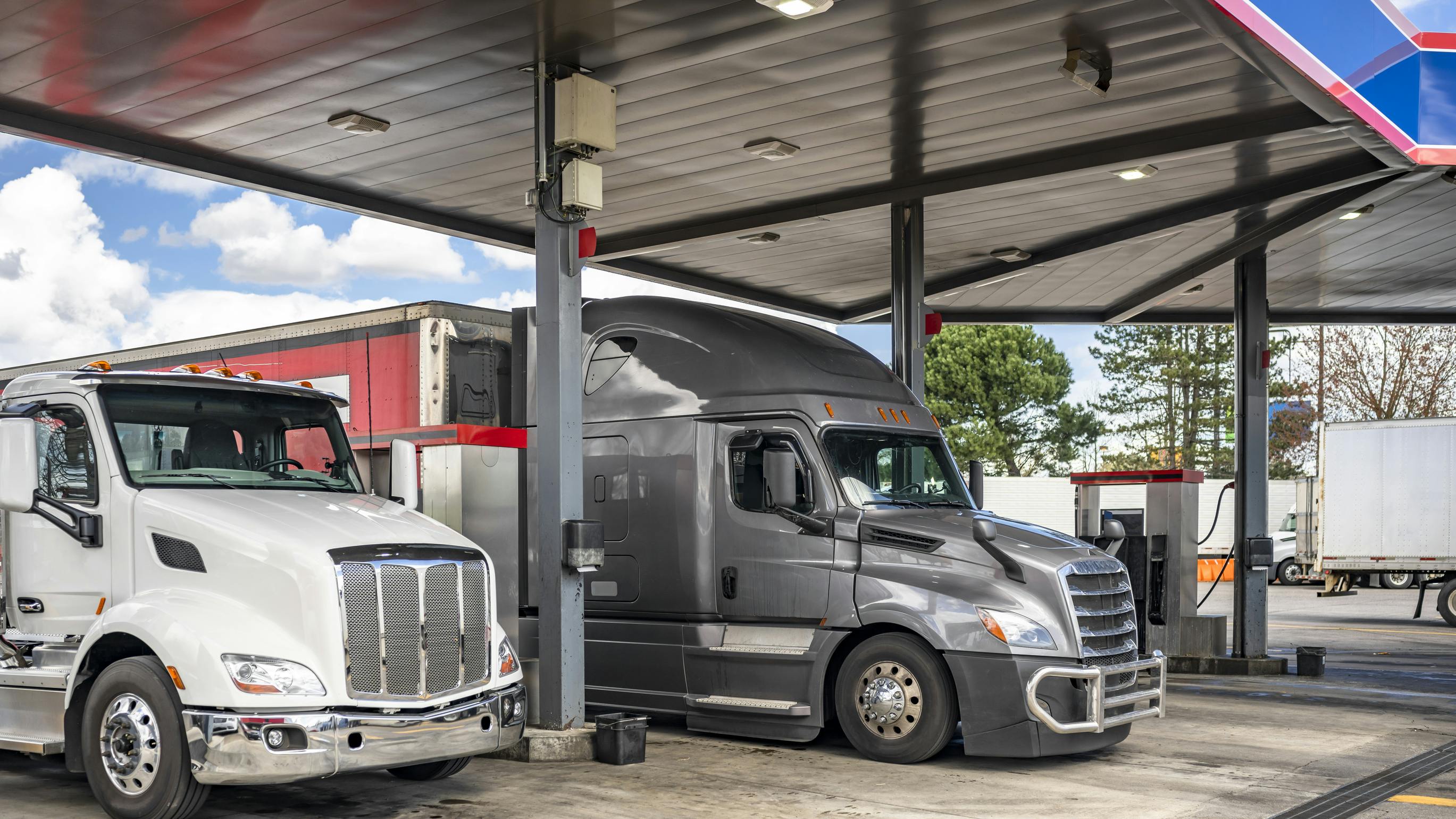 Diesel down to $3.53/gal. nationwide, gas falls to $3.18