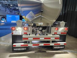 Motion-activated lighting in the workspace behind the tanker allows for more convenient visibility, improving work safety. Motion-activated lighting in the workspace behind the tanker allows for more convenient visibility, improving work safety.