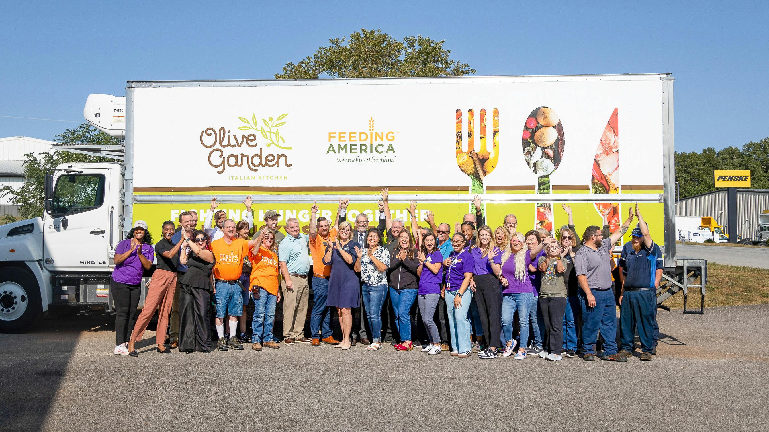 66fffcba5301c92265d49829 Staff From Feeding America