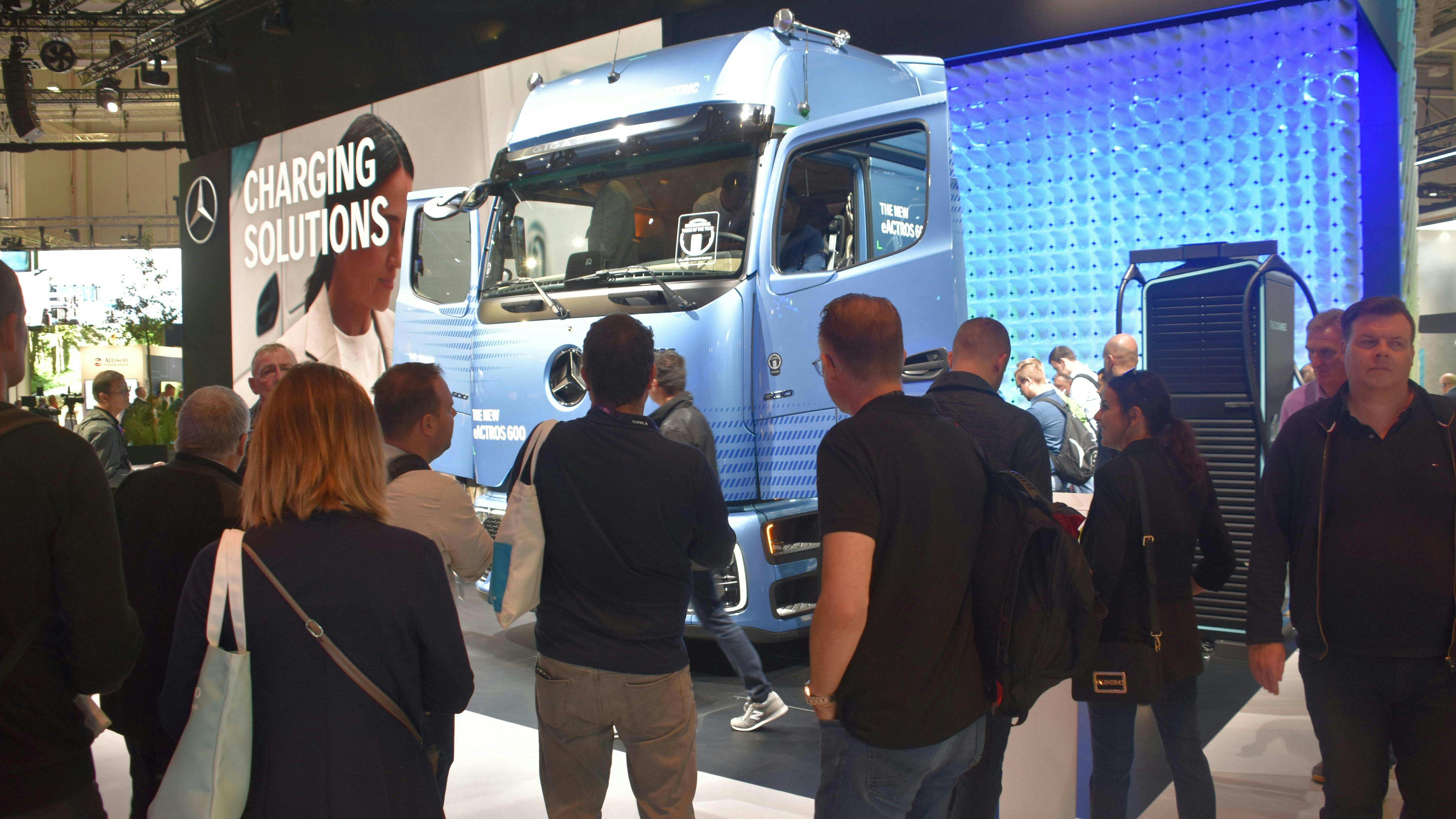 6703f3e6d1fdcc6ec42fdb62 66fa76b2bb1e1ff98960255aiaa24 32