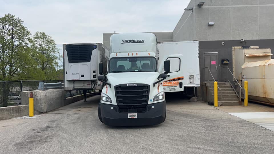 670fd025794ea35beb8d6ef8 Schneider Refrigerated