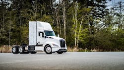 The T680 FCEV is expected to go into serial production in 2025 to offer fleet customers a range up to 450 miles. The T680 FCEV is expected to go into serial production in 2025 to offer fleet customers a range up to 450 miles.