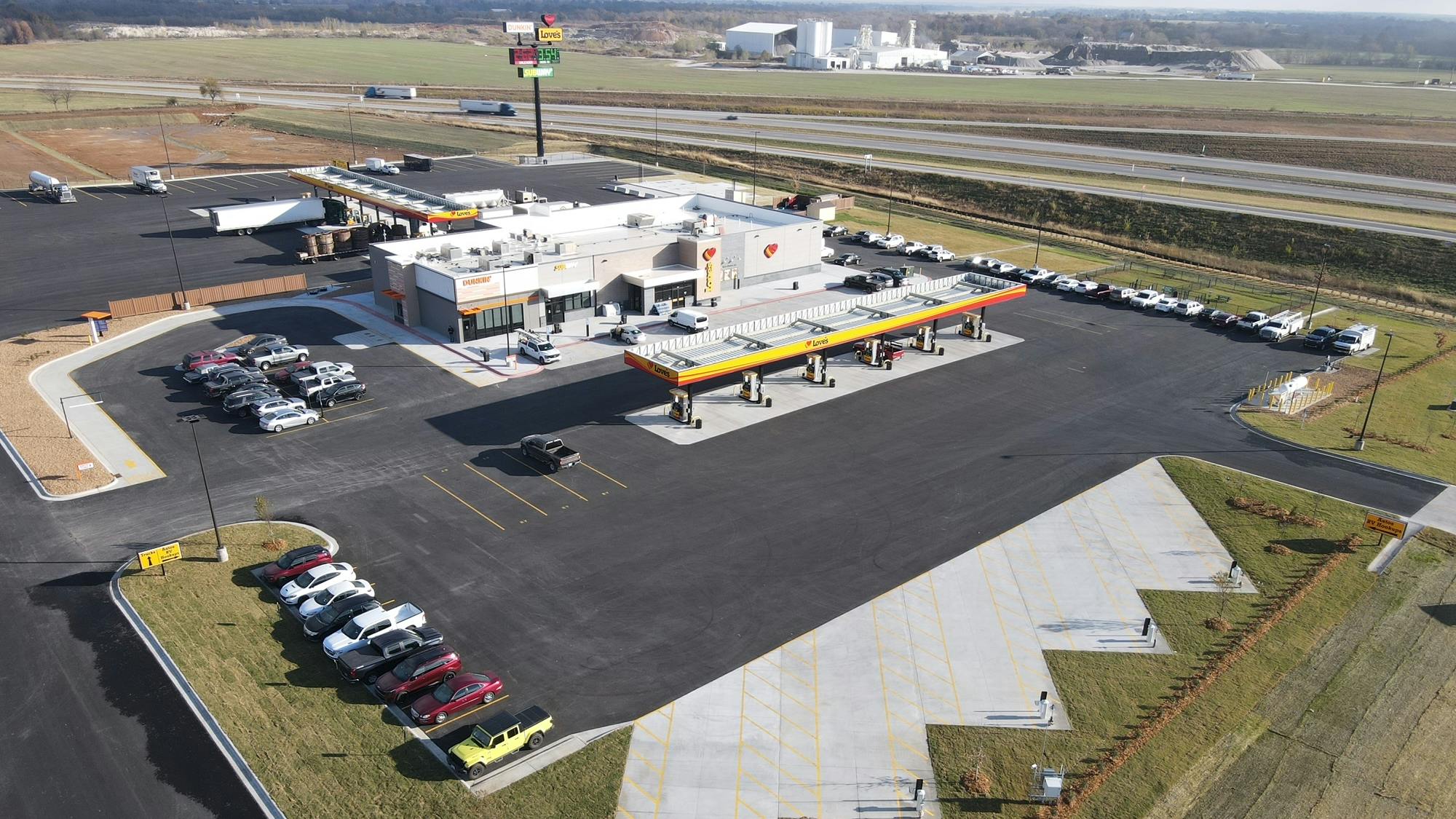 Love's Travel Stops expands in Southwest Missouri with new Jasper location, offering essential amenities for truck drivers