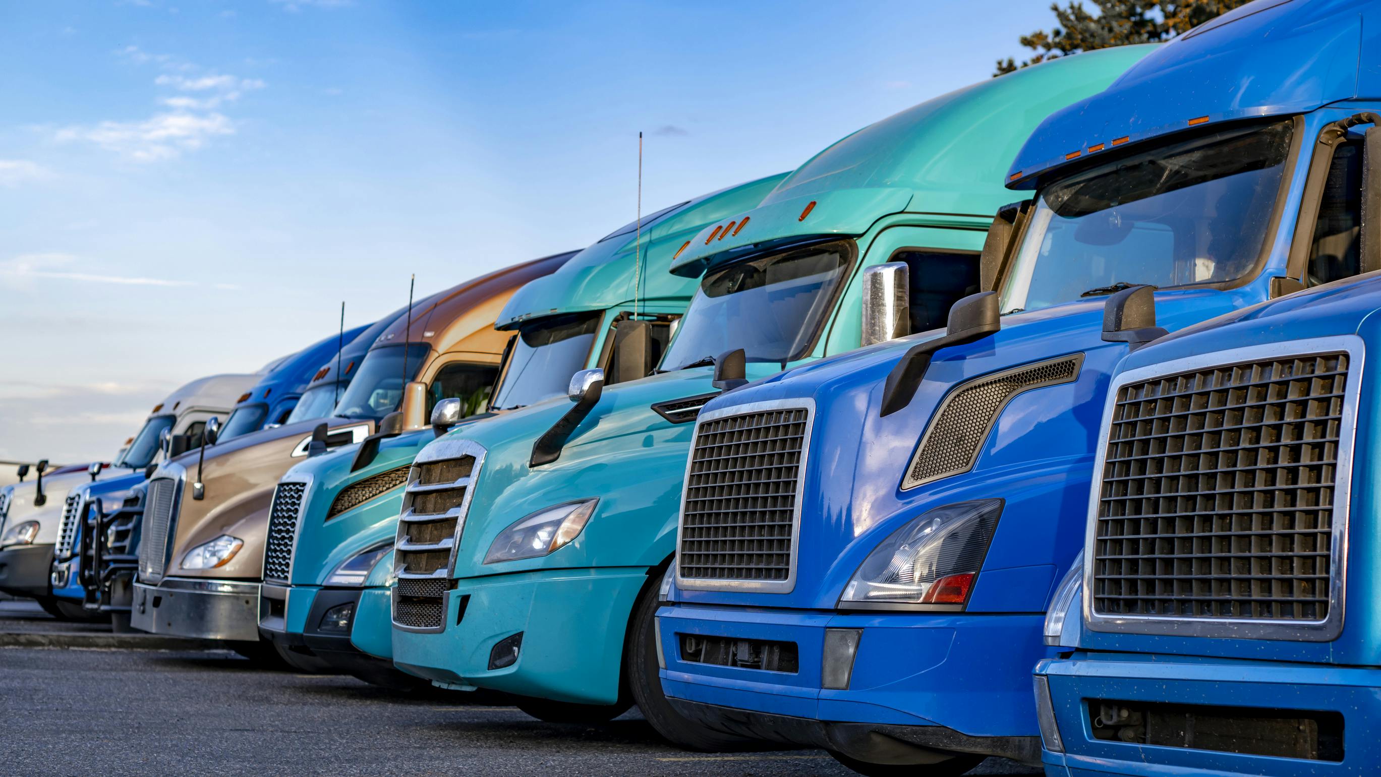 Maximize efficiency and growth: Why private fleets should consider full-service truck leasing
