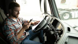 Combating distracted driving: Effective strategies for fleet safety and management Combating distracted driving: Effective strategies for fleet safety and management
