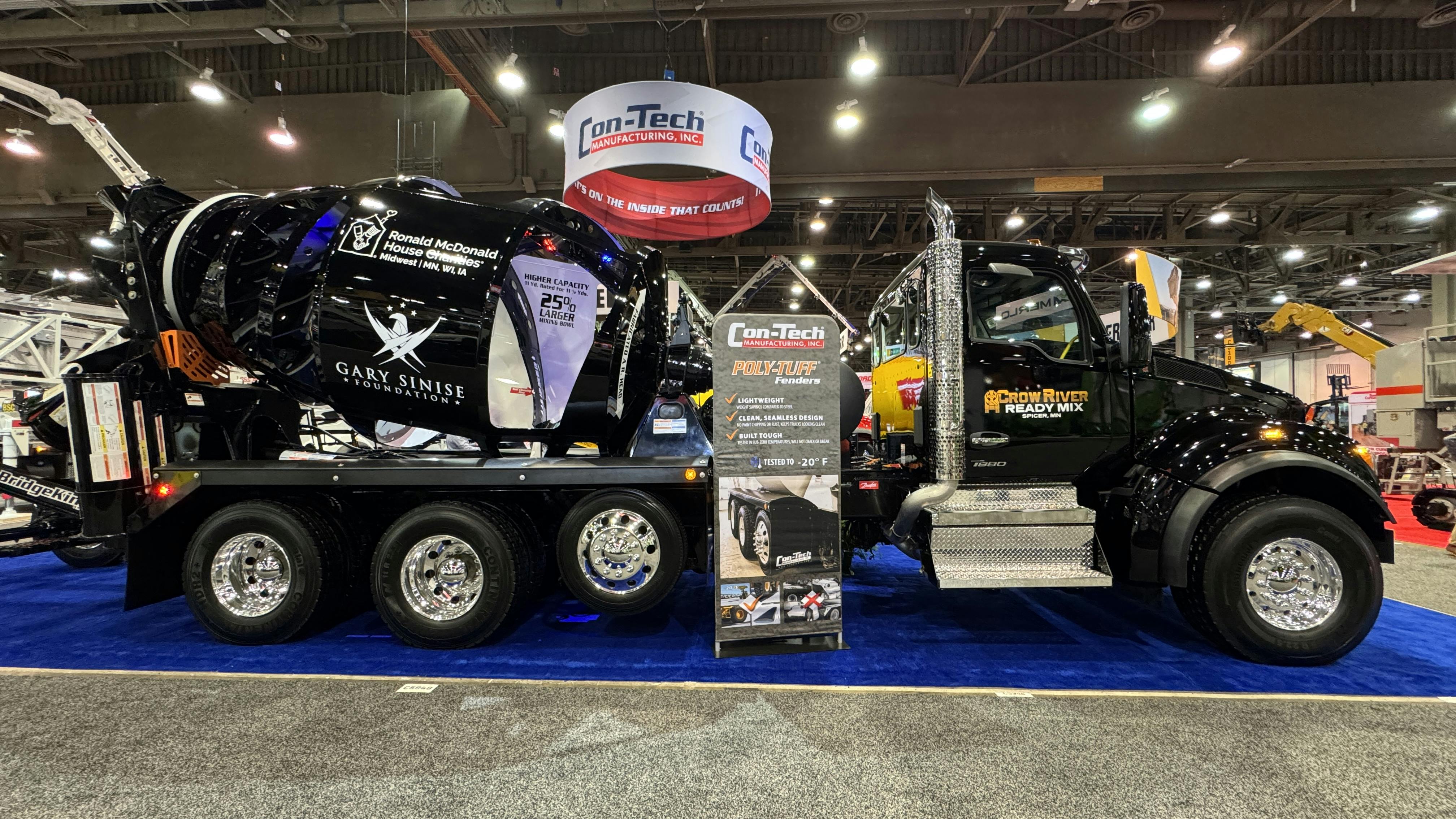 During a live auction, the T880S mixer was sold to New London, Minnesota-based Crow River Construction for $260,000.