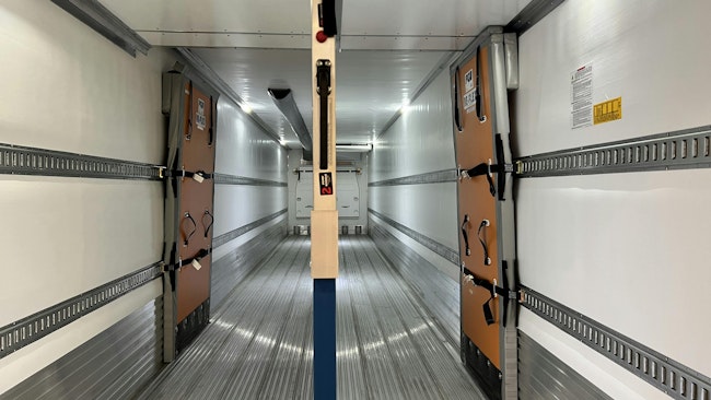 Utility's CenterSeal option now is compatible with Cargobull TRUs for multi-temp operation on 3000R reefer trailers.
