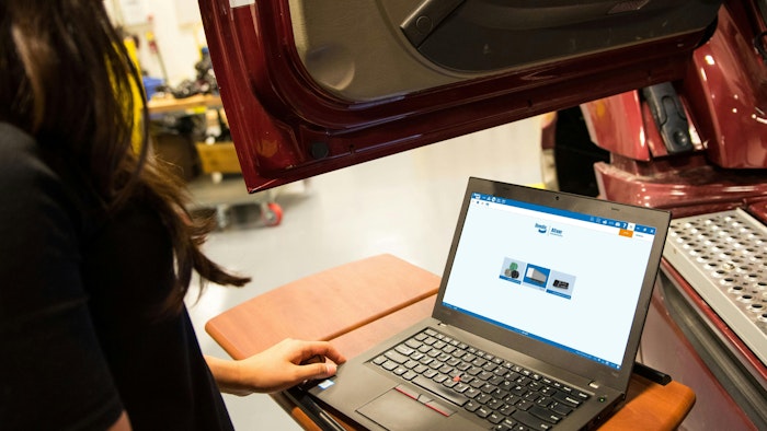When connected to a vehicle, Bendix ACom AE detects and gathers active and inactive diagnostic troubleshooting codes from Bendix and R.H. Sheppard electronic control units, as well as key ECUs, such as the engine and transmission.
