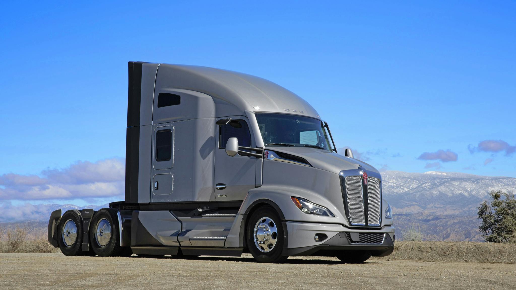 This year&rsquo;s award is a T680 equipped with a 76-inch sleeper and Paccar powertrain featuring the Paccar MX-13 engine, Paccar TX-12 automated transmission, and Paccar DX-40 tandem rear axles.