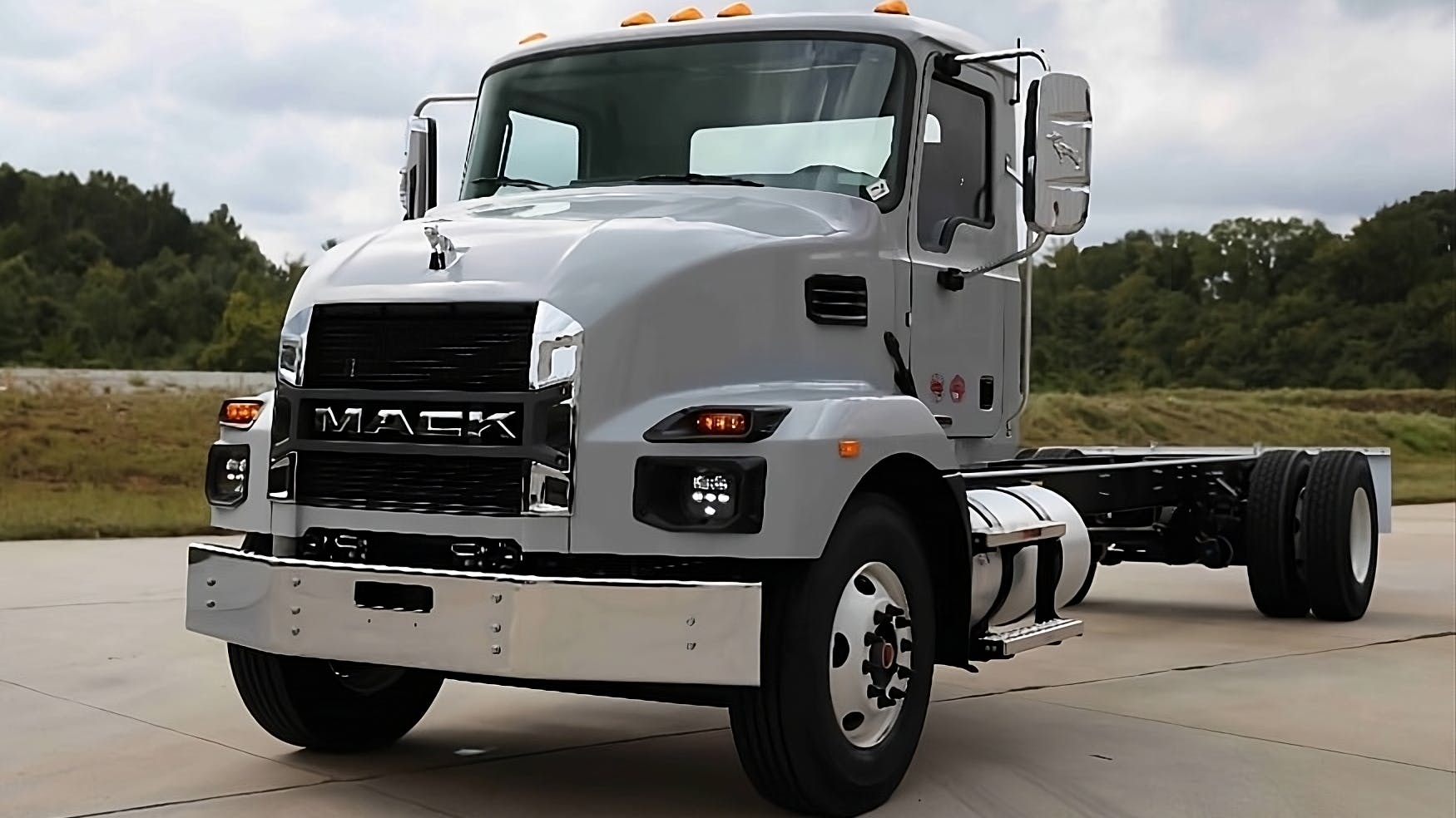 Mack Trucks updates MD Series with 23,000-lb. rear axle and 325 horsepower engine to enhance vocational capabilities
