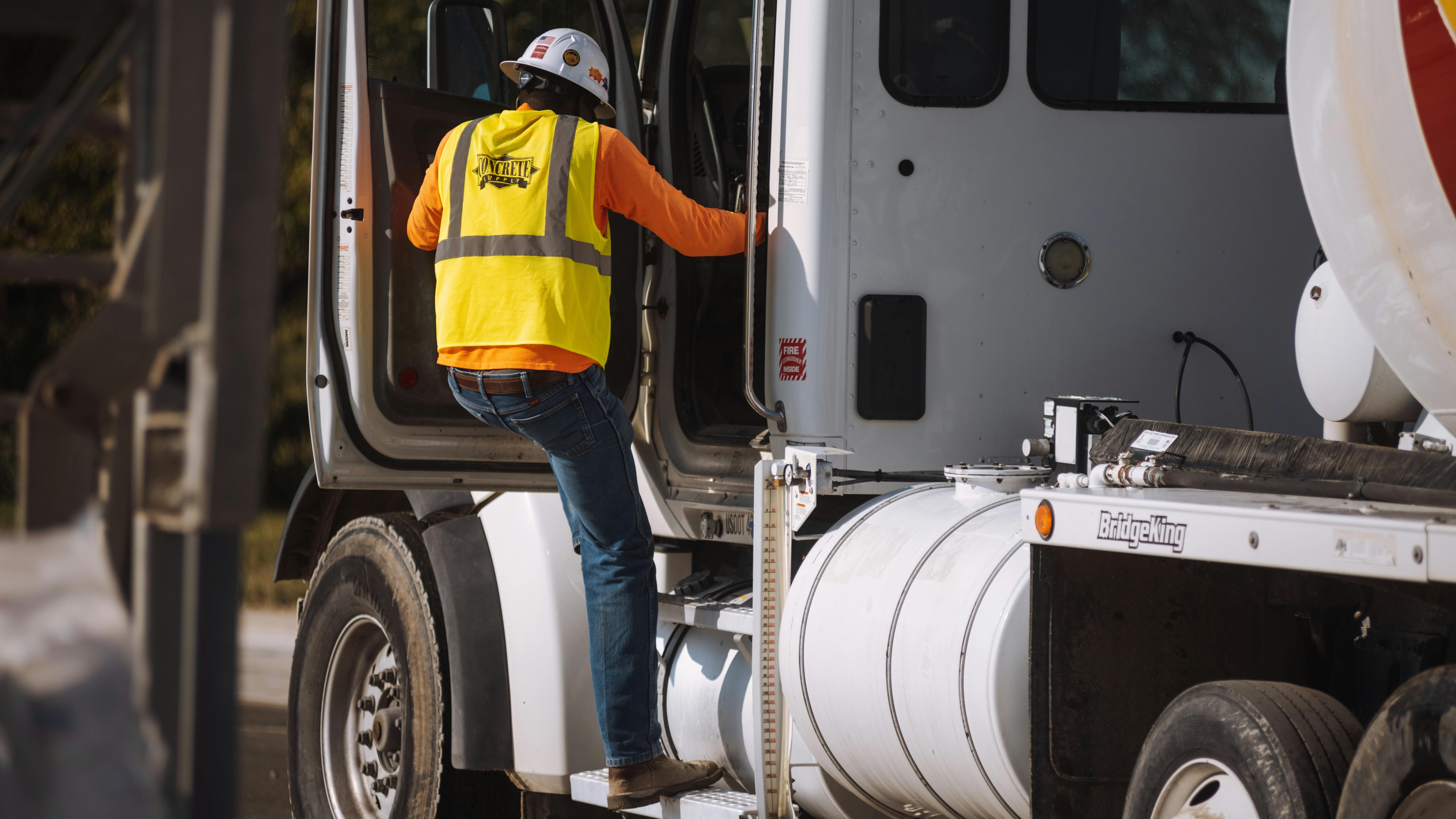 New Samsara report reveals effective strategies to combat distracted driving among commercial drivers